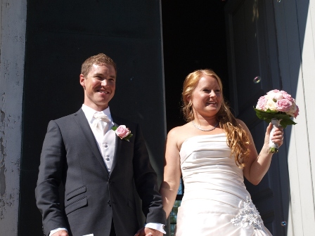eric_ervelins,_pernilla_&_henrik_2012-06-30_vid_houmlgsrums_kyrka_paring_oumlland.jpg